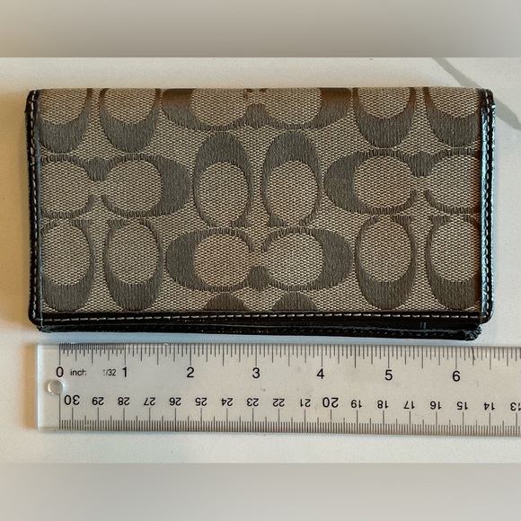 Coach- Check Book Case- Coach Monogram/ Wallet - Picture 3 of 9